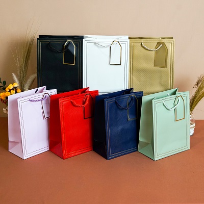 Paper Bag Emboss Double List Gold Ulang Hitam