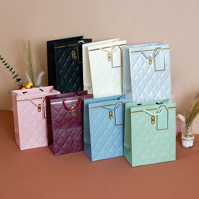 Paper Bag Emboss Love Emas SS 2 Abu